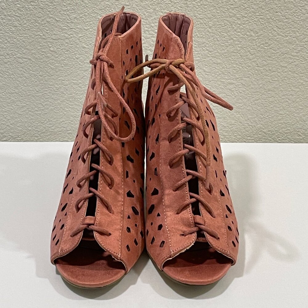 Nature Breeze Issa Stack Heel Pink Lazercut Peep Toe Lace Up Bootie 8.5 EUC